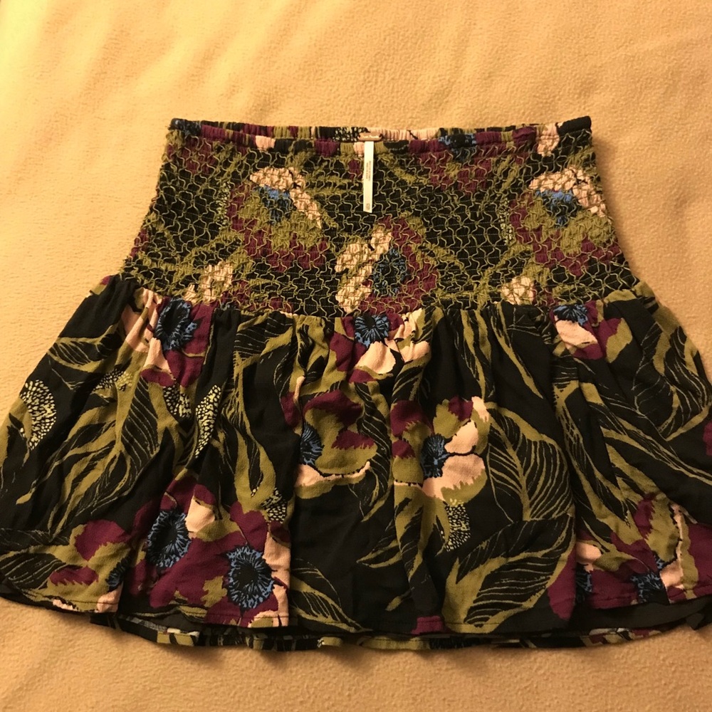 EUC -Free People Skirt -Floral Print -Size. XS